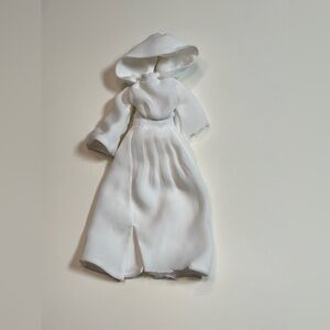 white hooded robe designed for 1978 action figure of Princess Leia in Star Wars